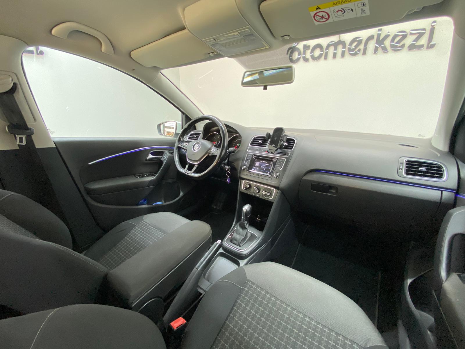 VOLKSWAGEN POLO 17